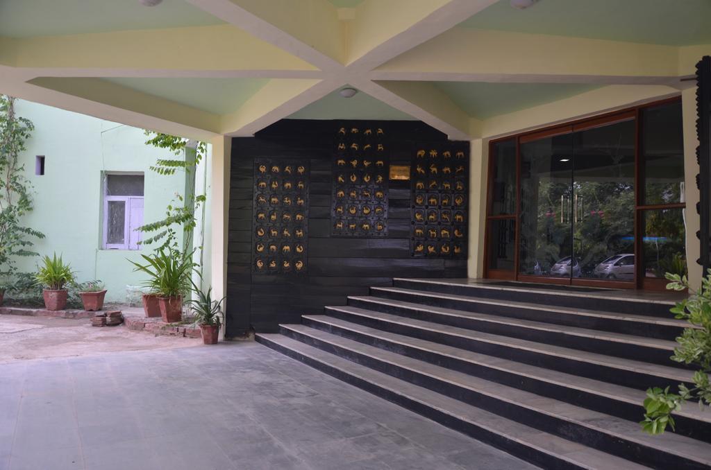 Hotel Bharatpur Ashok Экстерьер фото