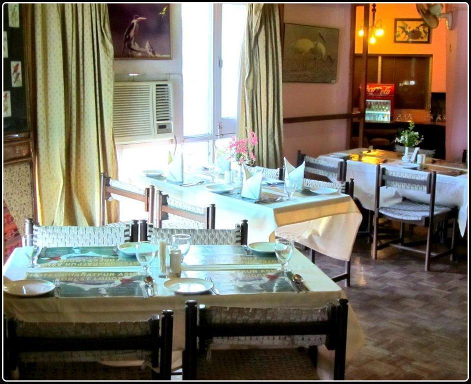 Hotel Bharatpur Ashok Экстерьер фото