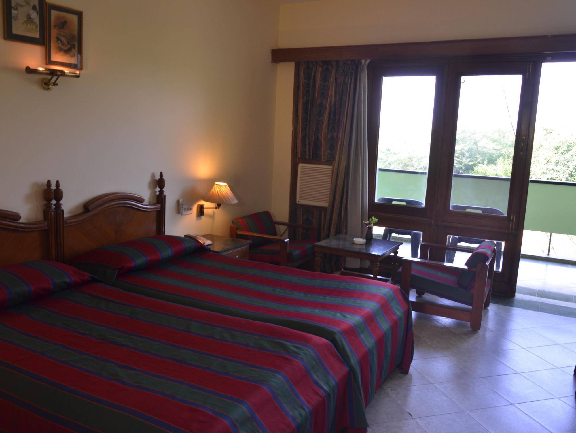 Hotel Bharatpur Ashok Экстерьер фото
